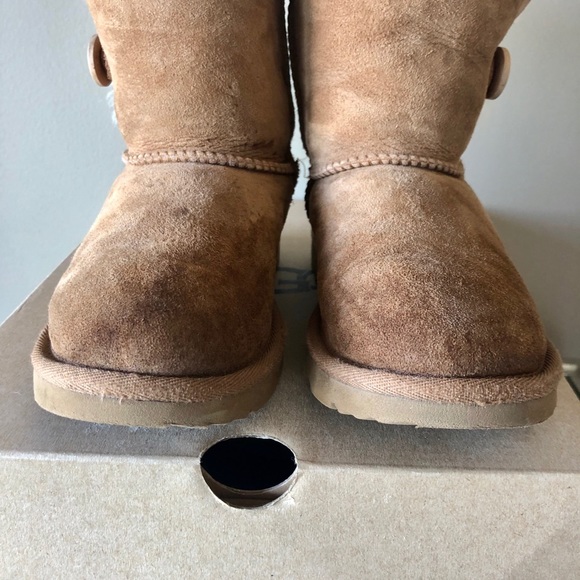 Kids UGG Bailey Button - Picture 2 of 8